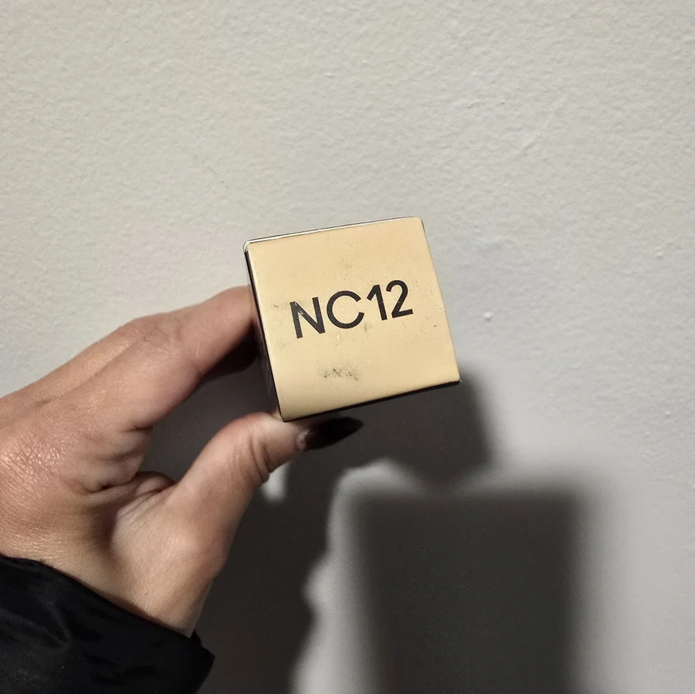NIB $40 MAC Studio Fix Every-Wear All-Over Concealer Face Pen In NC12